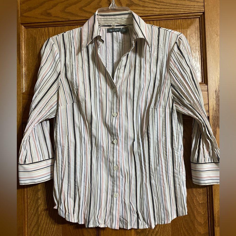 Apt 9 women’s button down shirt